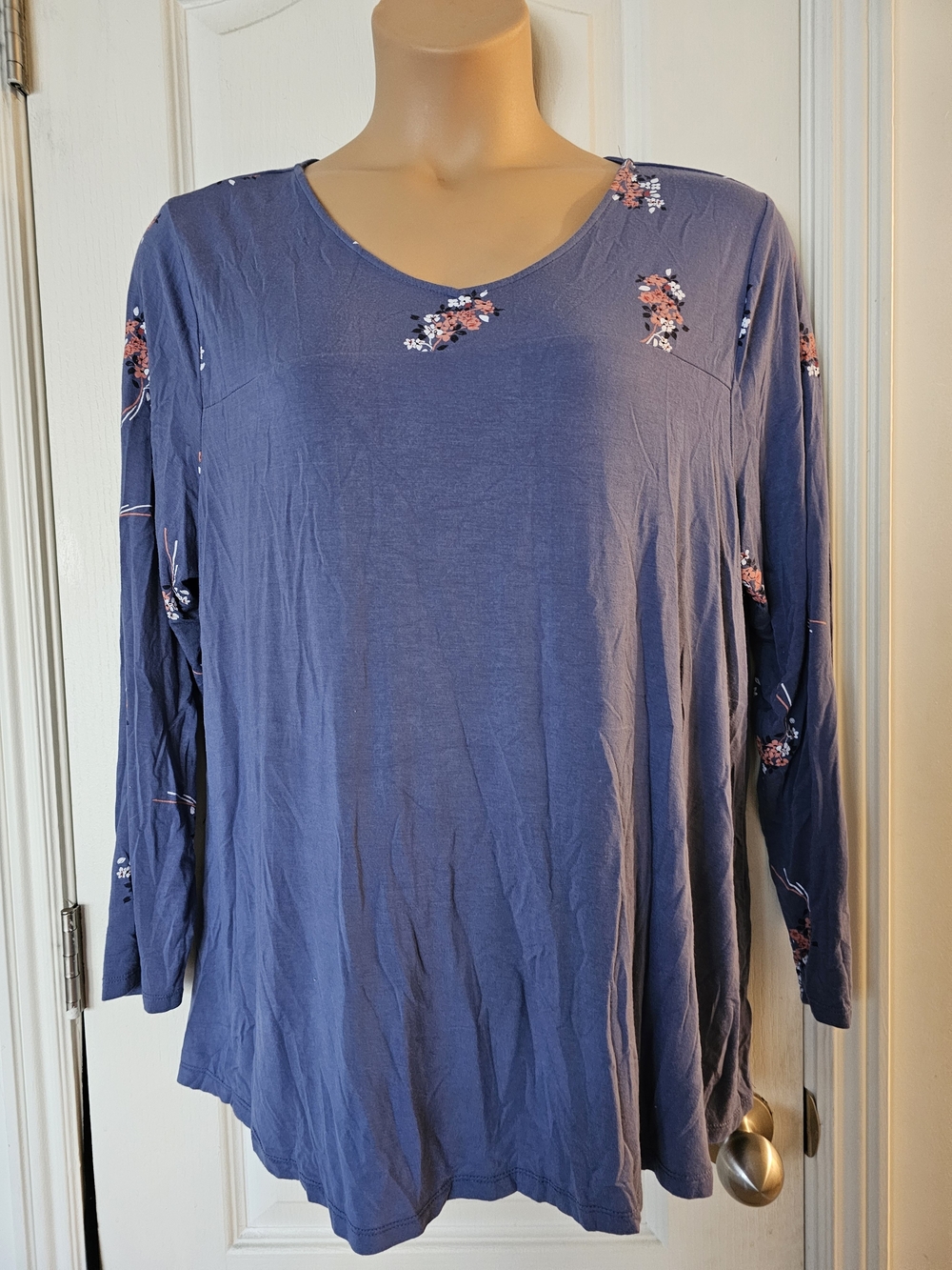 Lane Bryant 18 20  Navy Blue Long-Sleeve Tee with Pink Floral Accents